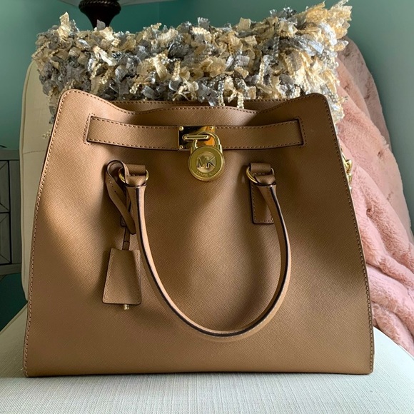 Michael Kors Handbags - Michael Kors Large Hamilton